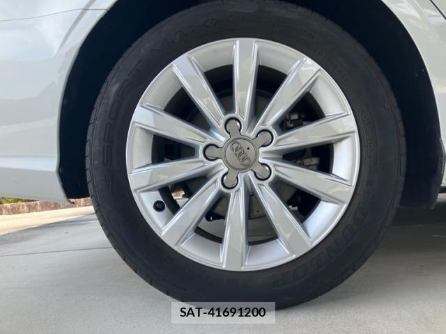 Audi A3 SEDAN 2014-06 7499574-5