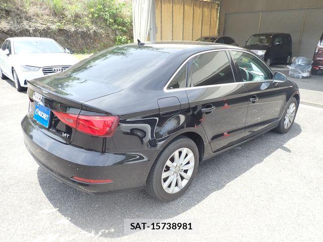 Audi A3 SEDAN 2014-03 7499570-6