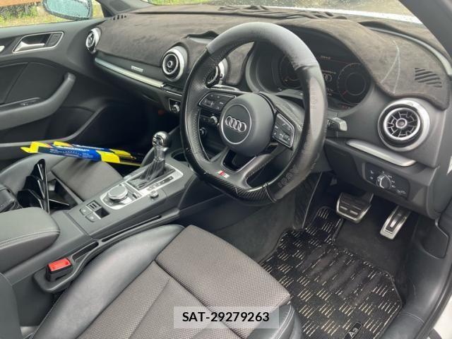 Audi A3 SEDAN 2017-04 7615039-15