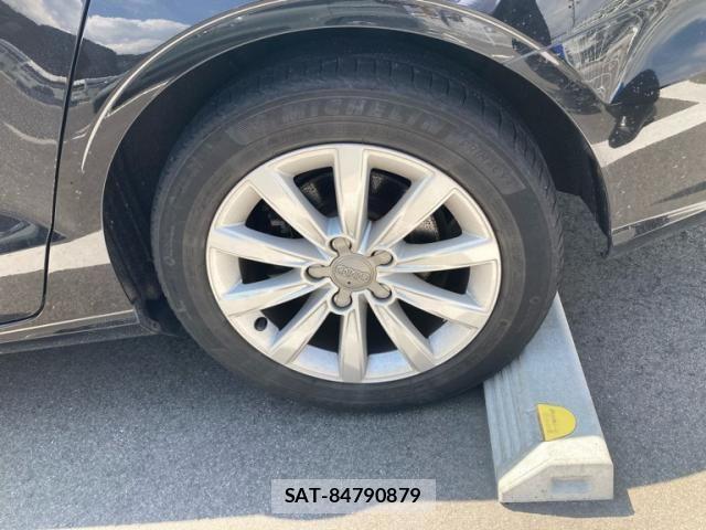 Audi A3 SEDAN 2015-07 7615040-9