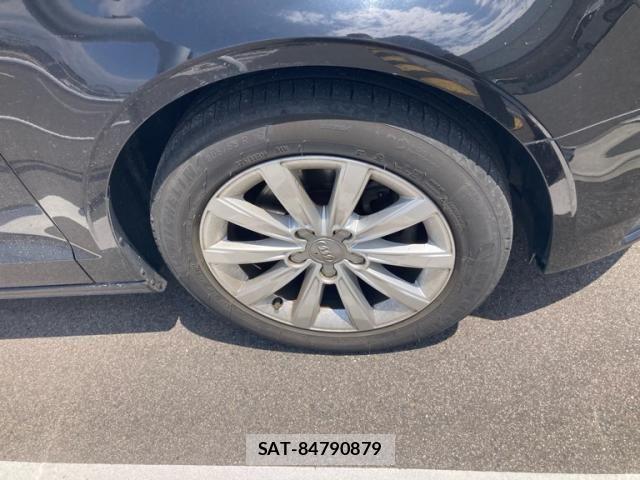 Audi A3 SEDAN 2015-07 7615040-10