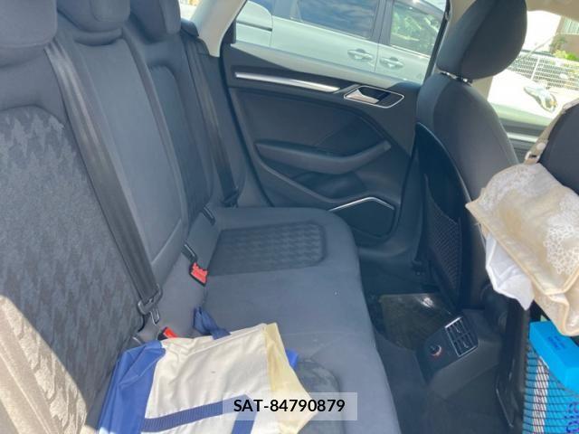 Audi A3 SEDAN 2015-07 7615040-15