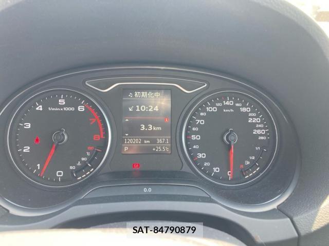 Audi A3 SEDAN 2015-07 7615040-18