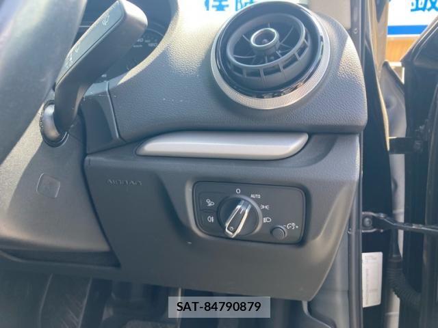 Audi A3 SEDAN 2015-07 7615040-24
