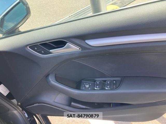 Audi A3 SEDAN 2015-07 7615040-25