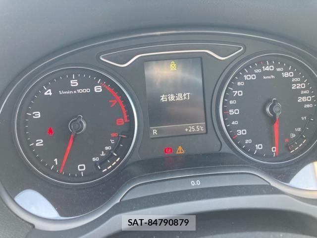 Audi A3 SEDAN 2015-07 7615040-26