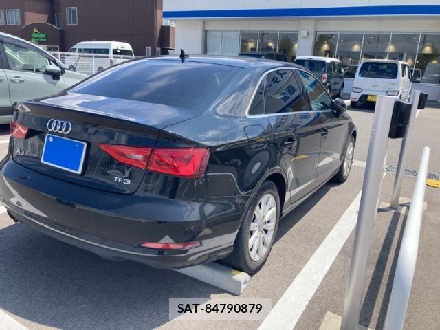 Audi A3 SEDAN 2015-07 7615040-5