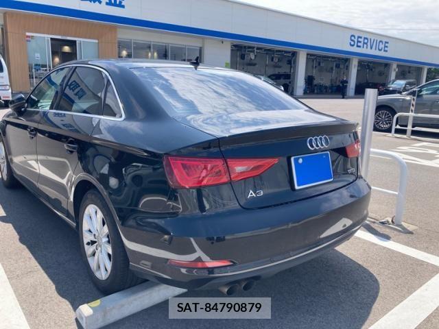 Audi A3 SEDAN 2015-07 7615040-6