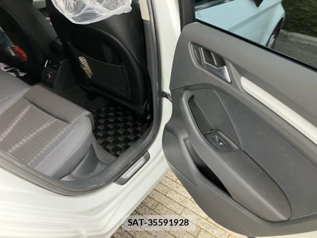 Audi A3 SEDAN 2015-02 7720882-10