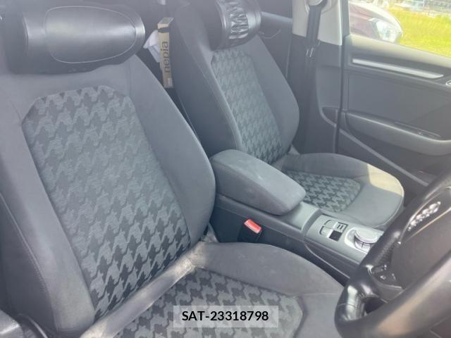 Audi A3 SEDAN 2014-10 8034450-11