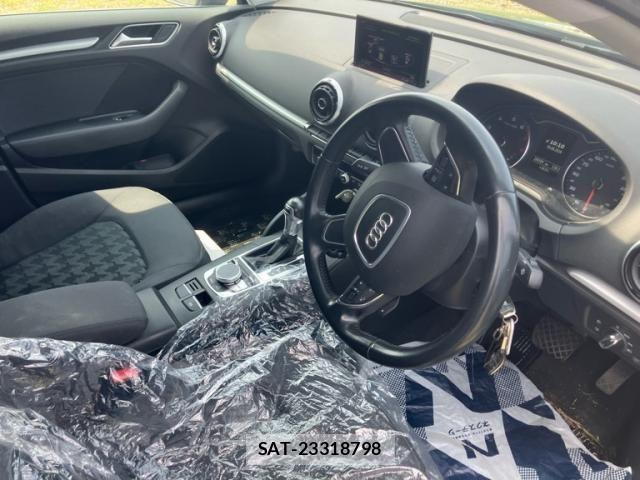 Audi A3 SEDAN 2014-10 8034450-14