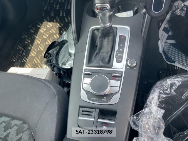 Audi A3 SEDAN 2014-10 8034450-22