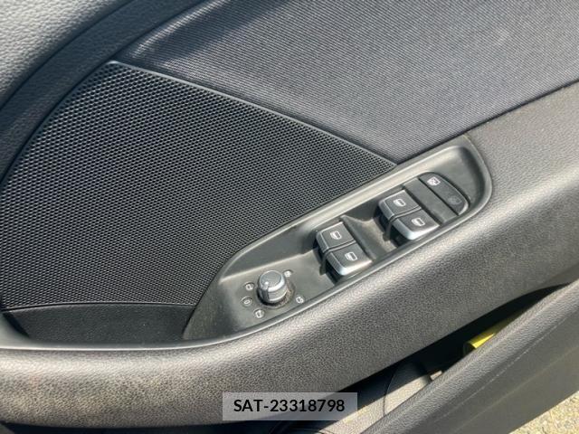 Audi A3 SEDAN 2014-10 8034450-24