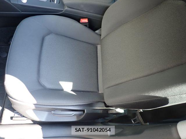 Audi A3 SEDAN 2017-06 8072865-22