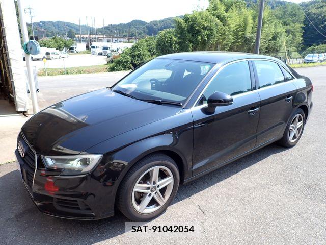 Audi A3 SEDAN 2017-06 8072865-5