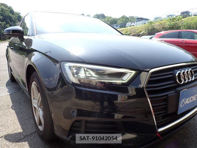 Audi A3 SEDAN 2017-06 8072865-8