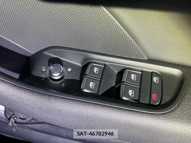 Audi A3 SEDAN 2017-03 8098035-20