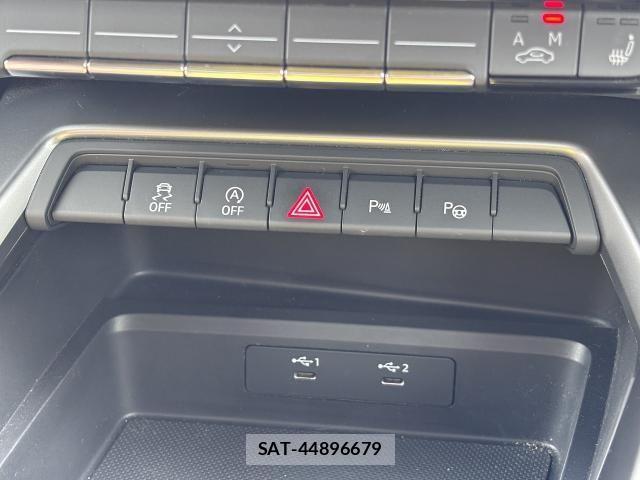 Audi A3 SEDAN 2021-07 8128955-27