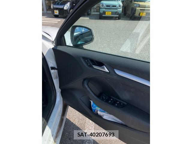 Audi A3 SEDAN 2014-05 8128957-14