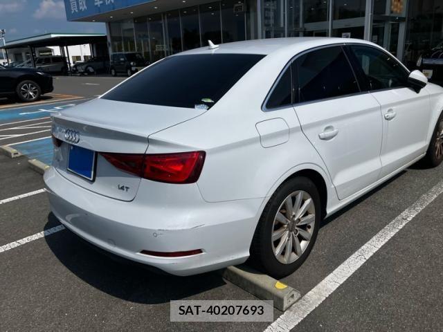 Audi A3 SEDAN 2014-05 8128957-2
