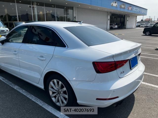Audi A3 SEDAN 2014-05 8128957-3