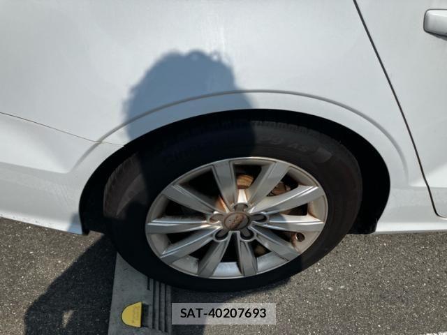 Audi A3 SEDAN 2014-05 8128957-5