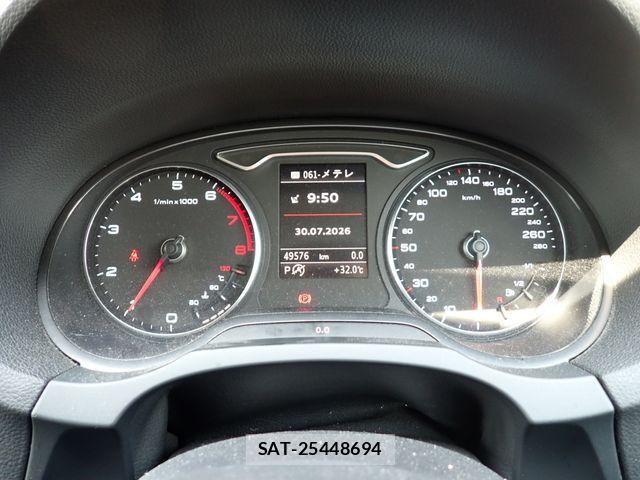 Audi A3 SEDAN 2015-08 8244630-9