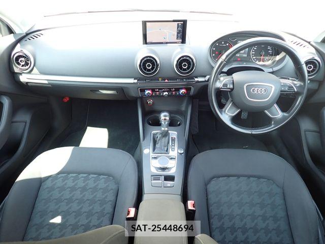 Audi A3 SEDAN 2015-08 8244630-16