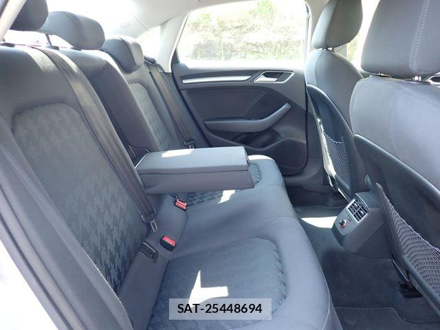 Audi A3 SEDAN 2015-08 8244630-18
