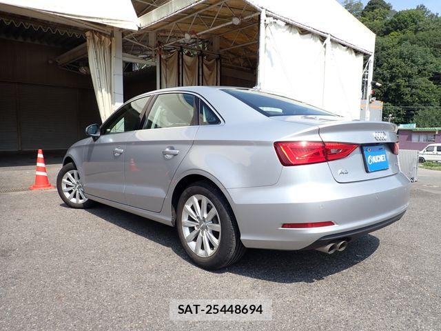 Audi A3 SEDAN 2015-08 8244630-2