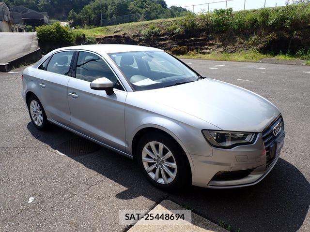 Audi A3 SEDAN 2015-08 8244630-3