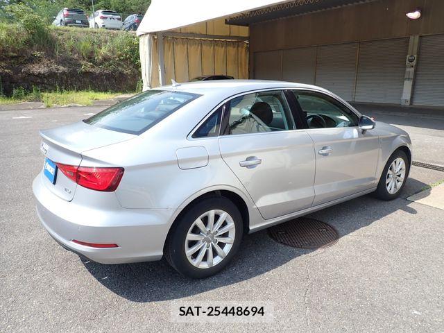 Audi A3 SEDAN 2015-08 8244630-6