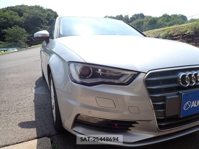 Audi A3 SEDAN 2015-08 8244630-8