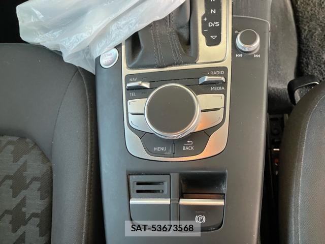 Audi A3 SEDAN 2016-06 8313103-11