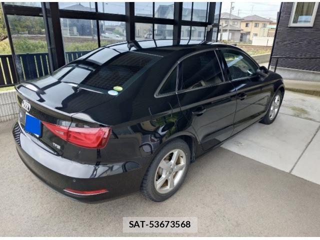 Audi A3 SEDAN 2016-06 8313103-1