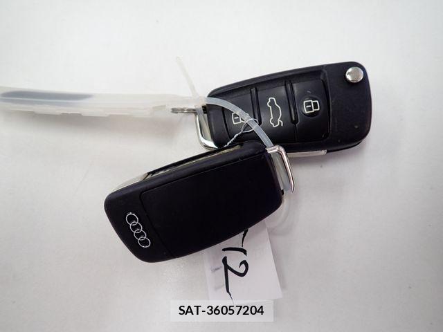 Audi A3 SEDAN 2015-07 8334885-25