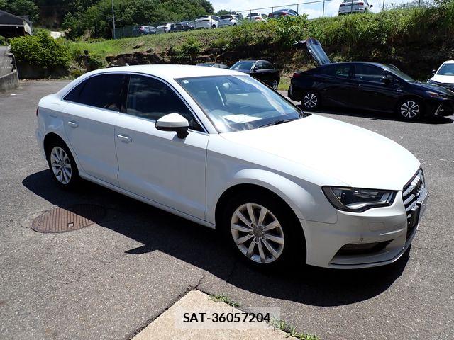 Audi A3 SEDAN 2015-07 8334885-3