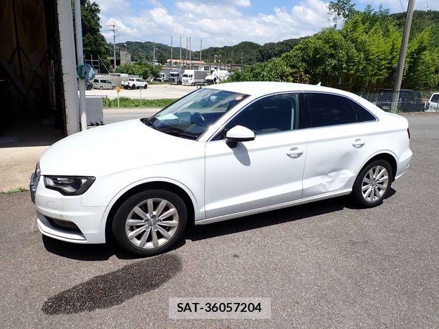 Audi A3 SEDAN 2015-07 8334885-5
