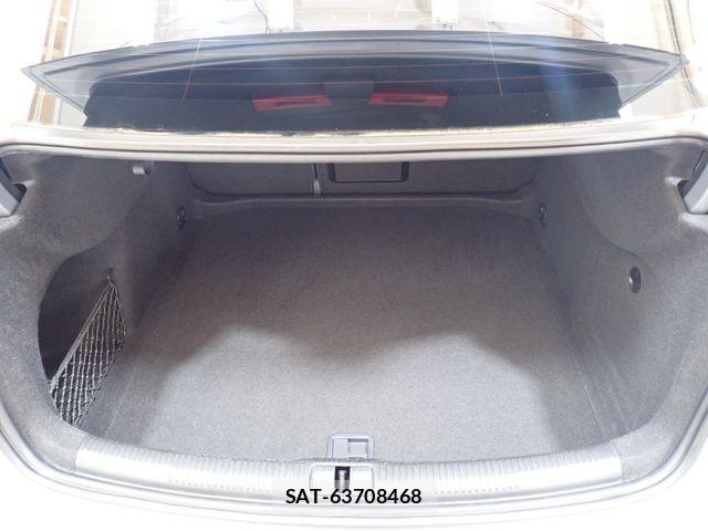 Audi A3 SEDAN 2015-09 8334883-22
