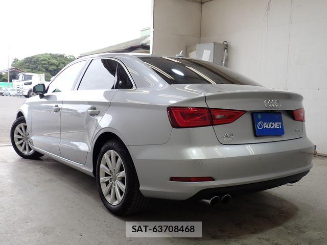 Audi A3 SEDAN 2015-09 8334883-2