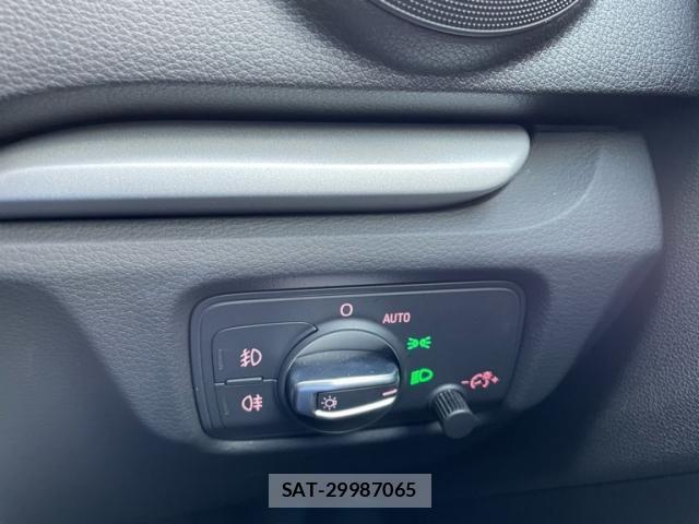 Audi A3 SEDAN 2014-09 8364797-7