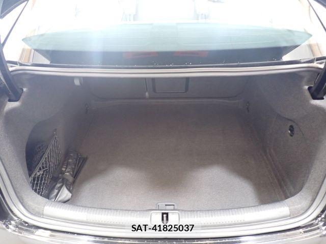 Audi A3 SEDAN 2015-08 8523589-23