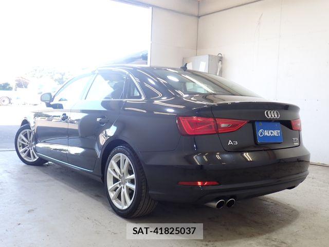 Audi A3 SEDAN 2015-08 8523589-2