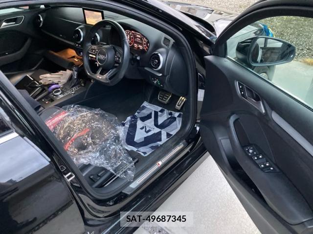 Audi A3 SEDAN 2018-09 8740543-13