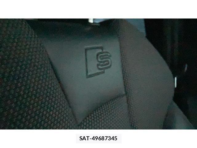 Audi A3 SEDAN 2018-09 8740543-21