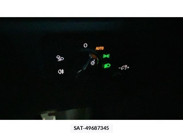 Audi A3 SEDAN 2018-09 8740543-22