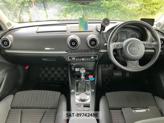 Audi A3 SEDAN 2014-04 8740550-14