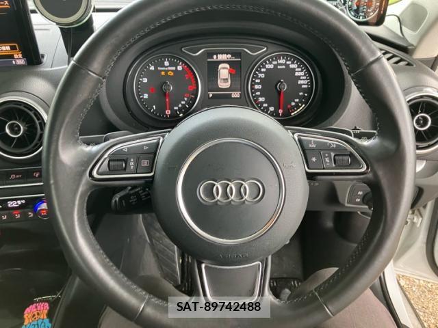 Audi A3 SEDAN 2014-04 8740550-21