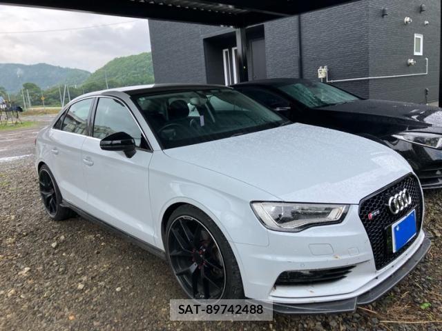 Audi A3 SEDAN 2014-04 8740550-2