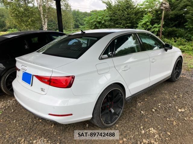 Audi A3 SEDAN 2014-04 8740550-5